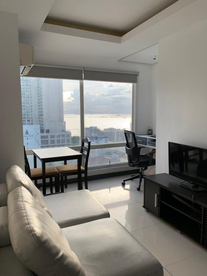 1 Bedroom With Balcony, Fully Furnished Overlooking Manila Bay At Birch Tower, Malate, Манила Экстерьер фото